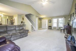 209 Stonemast Loop, Pataskala, OH 43062 photo 4