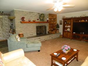 930 Circle Dr, Circleville, OH 43113 photo 13