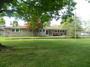 930 Circle Dr, Circleville, OH 43113 photo 1