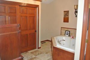 1420 Normandy Dr, Newark, OH 43055 photo 25