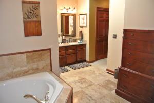 1420 Normandy Dr, Newark, OH 43055 photo 21
