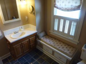 142 E Como Ave, Columbus, OH 43202 photo 12