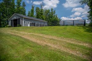 23303 Colopy Rd, Howard, OH 43028 photo 3