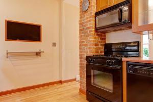 188 E Blake Ave, Columbus, OH 43202 photo 6