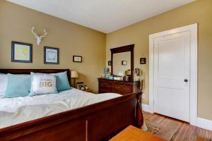156 E 3rd Ave, Columbus, OH 43201 photo 2