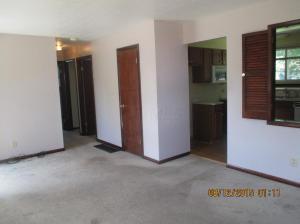 499 Maple Dr, Columbus, OH 43228 photo 3