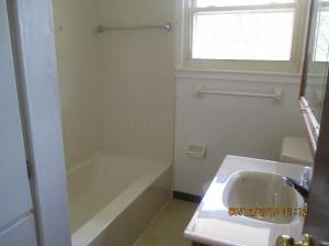 499 Maple Dr, Columbus, OH 43228 photo 6