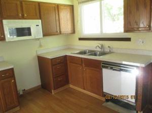 499 Maple Dr, Columbus, OH 43228 photo 4