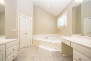 85 Cressingham Ln, Powell, OH 43065 photo 33