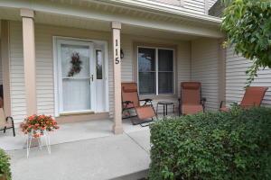 115 Castleton Ct SW, Pataskala, OH 43062 photo 1