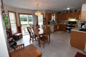 115 Castleton Ct SW, Pataskala, OH 43062 photo 4