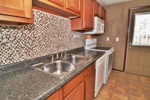 1967 Wolverhampton Rd, Powell, OH 43065 photo 5