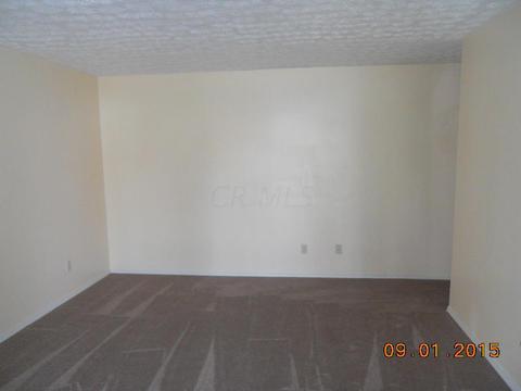 3879 Petzinger Rd, Columbus, OH 43232 photo 2