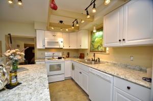 5215 Honeytree Loop E, Columbus, OH 43229 photo 12