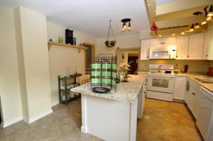 5215 Honeytree Loop E, Columbus, OH 43229 photo 13