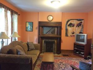 399 E 15th Ave, Columbus, OH 43201 photo 2