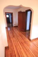 588 E Torrence Rd, Columbus, OH 43214 photo 5