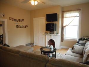 642 E Mound St, Circleville, OH 43113 photo 6