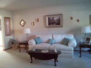1439 Devonhurst Dr, Columbus, OH 43232 photo 5