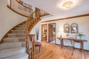 6209 Deeside Dr, Dublin, OH 43017 photo 2