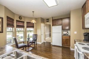 300 Cherry Leaf Rd, Delaware, OH 43015 photo 12