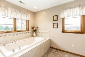 3196 Stringtown Rd NE, Lancaster, OH 43130 photo 39