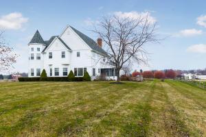 3196 Stringtown Rd NE, Lancaster, OH 43130 photo 2