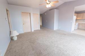 876 Robmeyer Dr, Columbus, OH 43207 photo 4