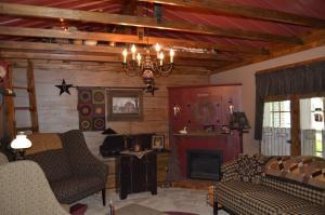 895 S Main St, De Graff, OH 43318 photo 3