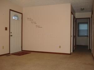 907 Barker Dr, Springfield, OH 45505 photo 6
