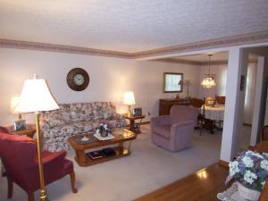 1663 Evinrude Ave, Columbus, OH 43229 photo 6