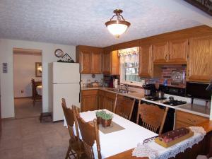 1663 Evinrude Ave, Columbus, OH 43229 photo 4