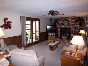 1663 Evinrude Ave, Columbus, OH 43229 photo 1