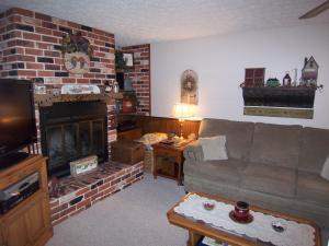 1663 Evinrude Ave, Columbus, OH 43229 photo 7