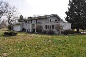 705 Lakeshore Dr E, Hebron, OH 43025 photo 2