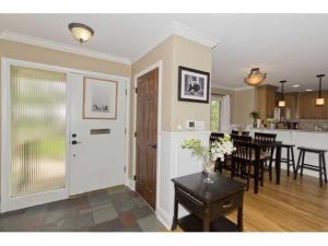 2729 Bryden Rd, Bexley, OH 43209 photo 3