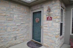 219 Stonegate Loop, Pataskala, OH 43062 photo 2