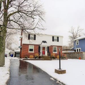 196 E Beaumont Rd, Columbus, OH 43214 photo 1
