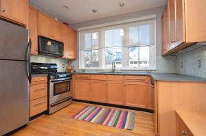 170 E 2nd Ave, Columbus, OH 43201 photo 2