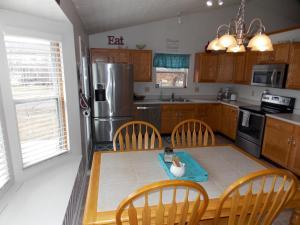 854 Wallace Dr, Delaware, OH 43015 photo 1