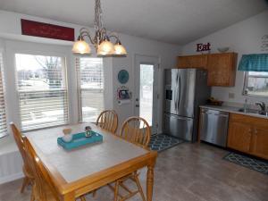 854 Wallace Dr, Delaware, OH 43015 photo 2
