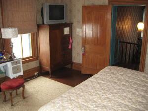 135 E High St, Circleville, OH 43113 photo 46