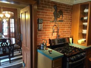 135 E High St, Circleville, OH 43113 photo 6