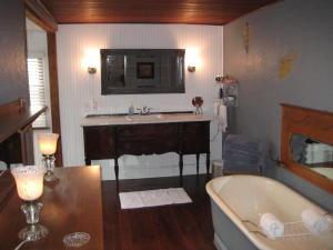 135 E High St, Circleville, OH 43113 photo 12