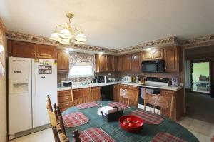 579 Edgefield Dr, Marion, OH 43302 photo 3