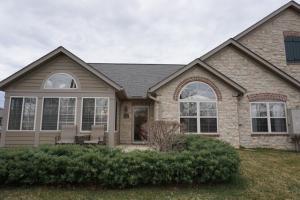 7332 Falls View Cir, Delaware, OH 43015 photo 1