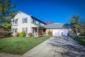 2270 Stratingham Dr, Dublin, OH 43016 photo 1