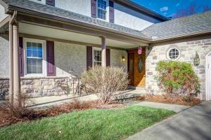 2270 Stratingham Dr, Dublin, OH 43016 photo 2