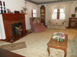 114 Seyfert Ave, Circleville, OH 43113 photo 2
