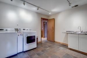 3987 Riverview Dr, Columbus, OH 43221 photo 23